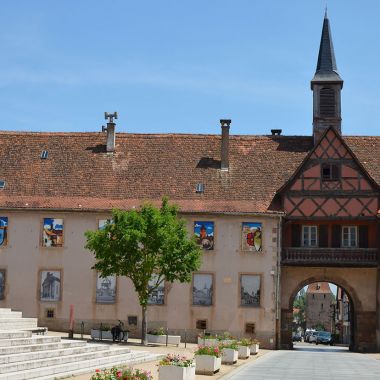 Porte de l'école - © OTI MSO - D. Wolff