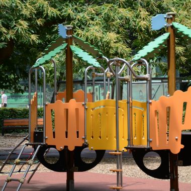 Aire de jeu au parc municipal de Hell