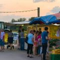 Late-night farmers' market
