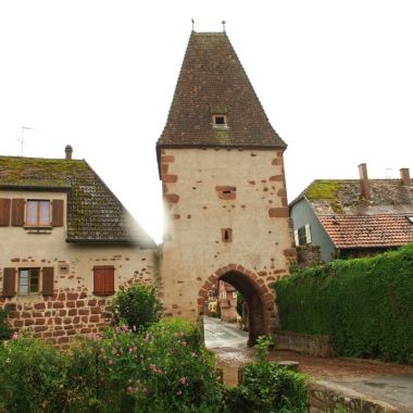 Wanderung Burgen, schmieden und Befestigte Dörfer