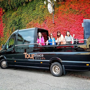 chou_tour_bus